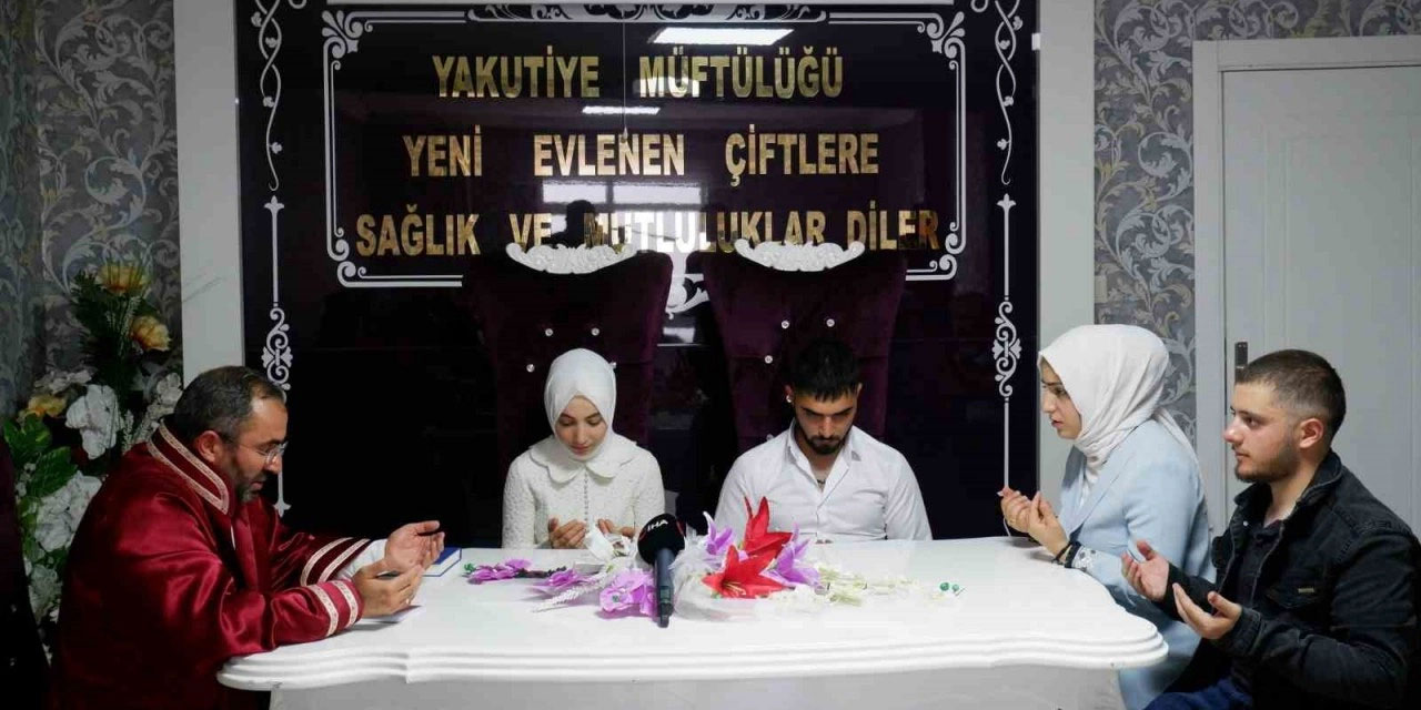 Müftülüklerde dini ve resmi nikah mutluluğu