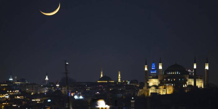 İstanbul'da ramazan Hilali