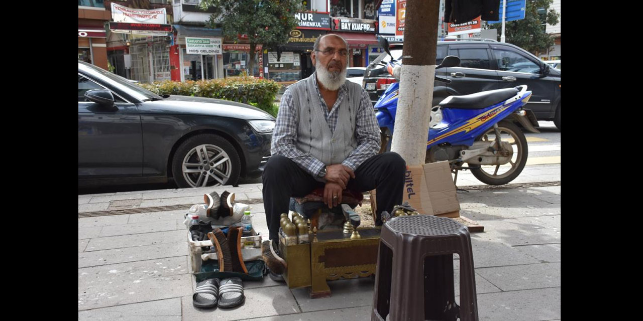 Helal rızık bereketi: Ayakkabı boyayarak 6 evlat büyüttü, iki kez umreye gitti