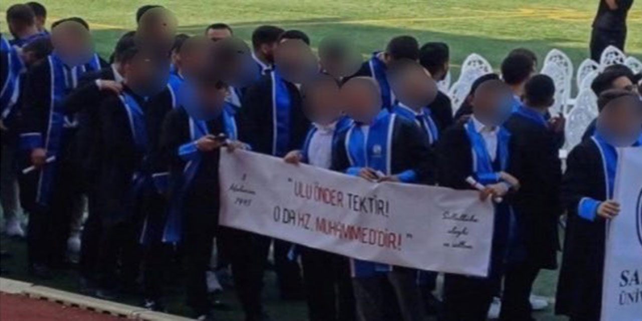 Bir İlahiyatçı 'Ulu önder tektir o da Hz. Muhammed'dir' pankartından niye rahatsız olur?