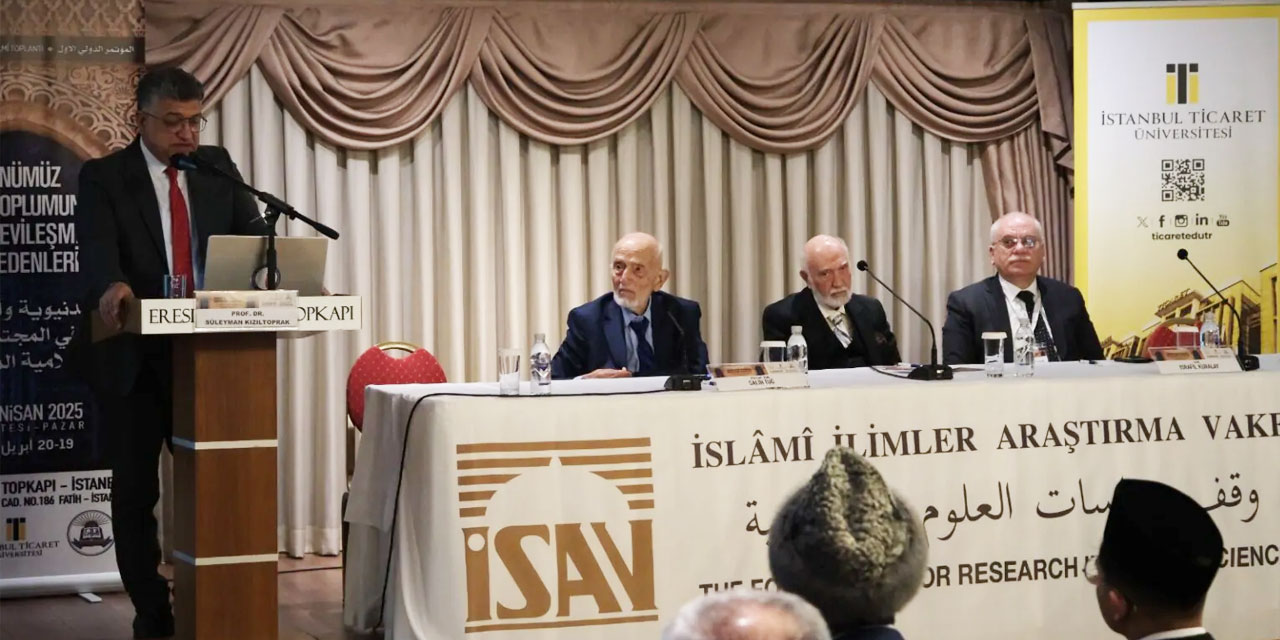 Dünyevileşme, özellikle Müslümanlara giydirilmeye çalışılan deli gömleğidir