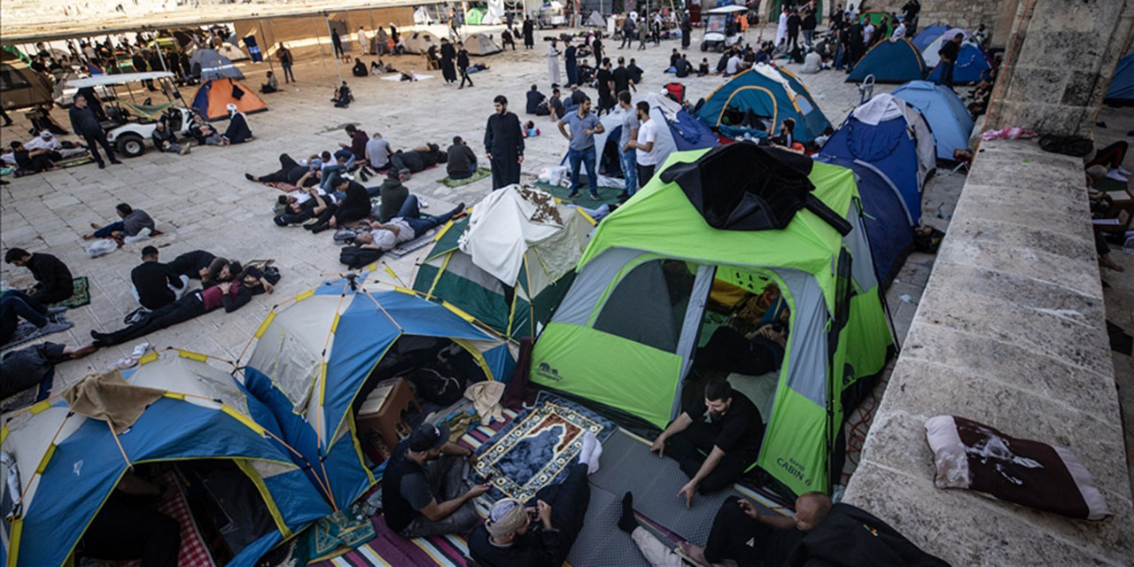 Kudüs'te bir ramazan geleneği: Mescid-i Aksa'da kurulan itikaf çadırları