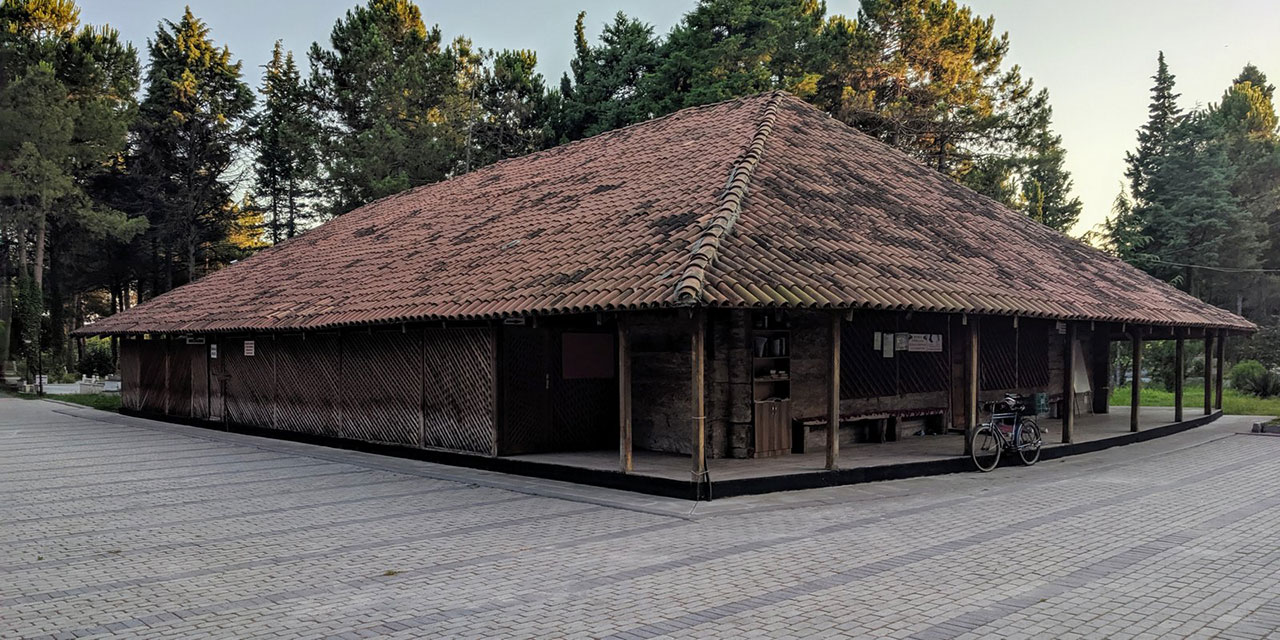 850 yıllık cami çivisiz ayakta duruyor