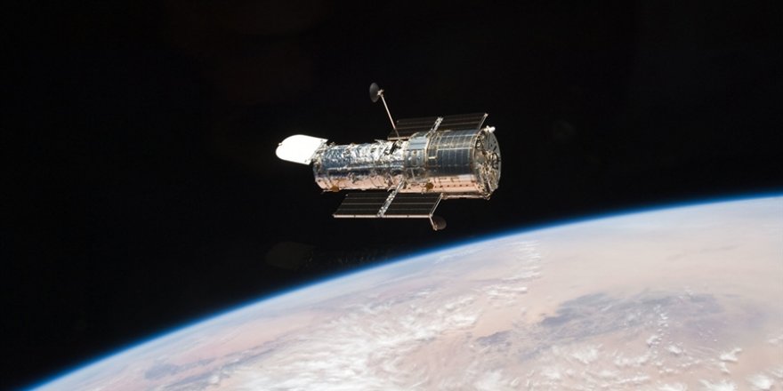 Hubble Uzay Teleskobu iki galaksinin etkileşimini görüntüledi