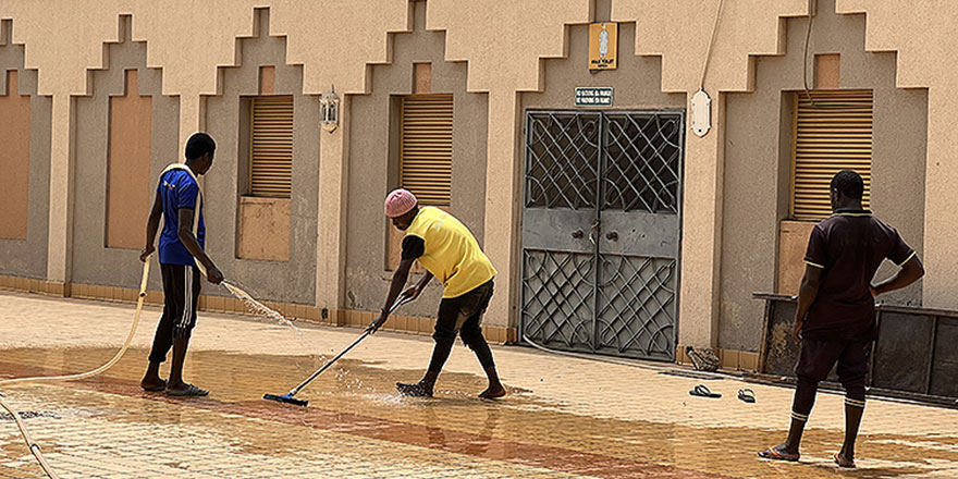 Nijerya'nın simgesi Abuja Ulusal Cami'de ramazan hazırlıkları devam ediyor