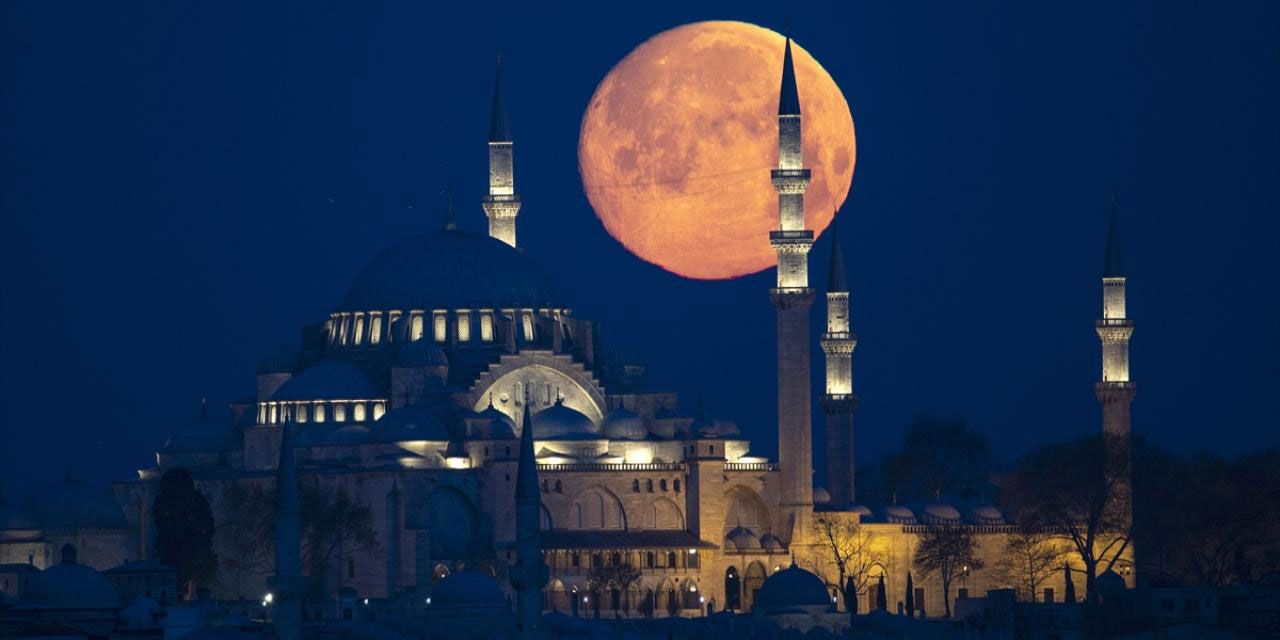 Berat Kandili pazartesi: Ramazanın müjdecisi