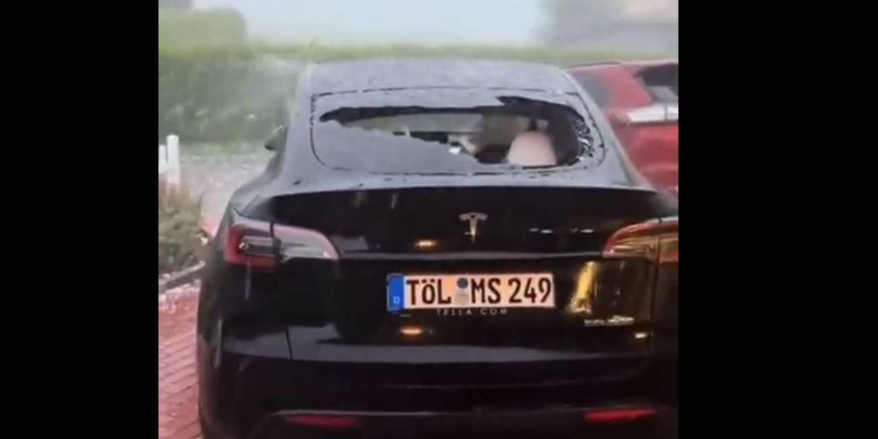 Almanya'da tenis topu büyüklüğünde dolu yağdı, arabaların camı kırıldı