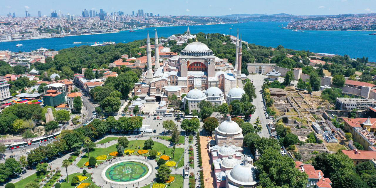 Tarihi camilerde karekodlu dönem