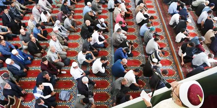 Said Nursi'nin Cuma namazına gelmemesi