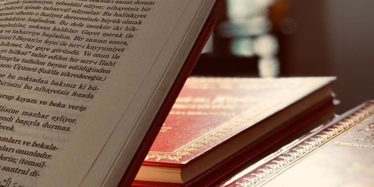 Bediüzzaman: Hizmet-i imaniye ile şahsî makam-ı mâneviyeyi aramamak iktiza ediyor