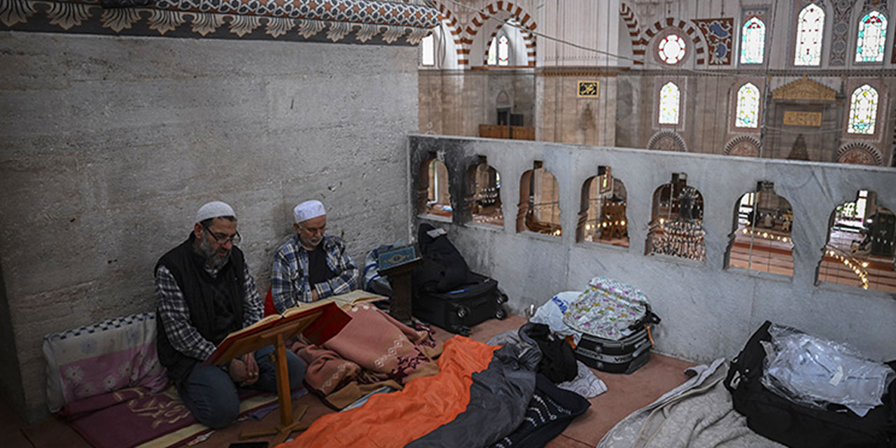 Ramazan itikafına girenler konuştu: Bitmesini istemiyoruz!