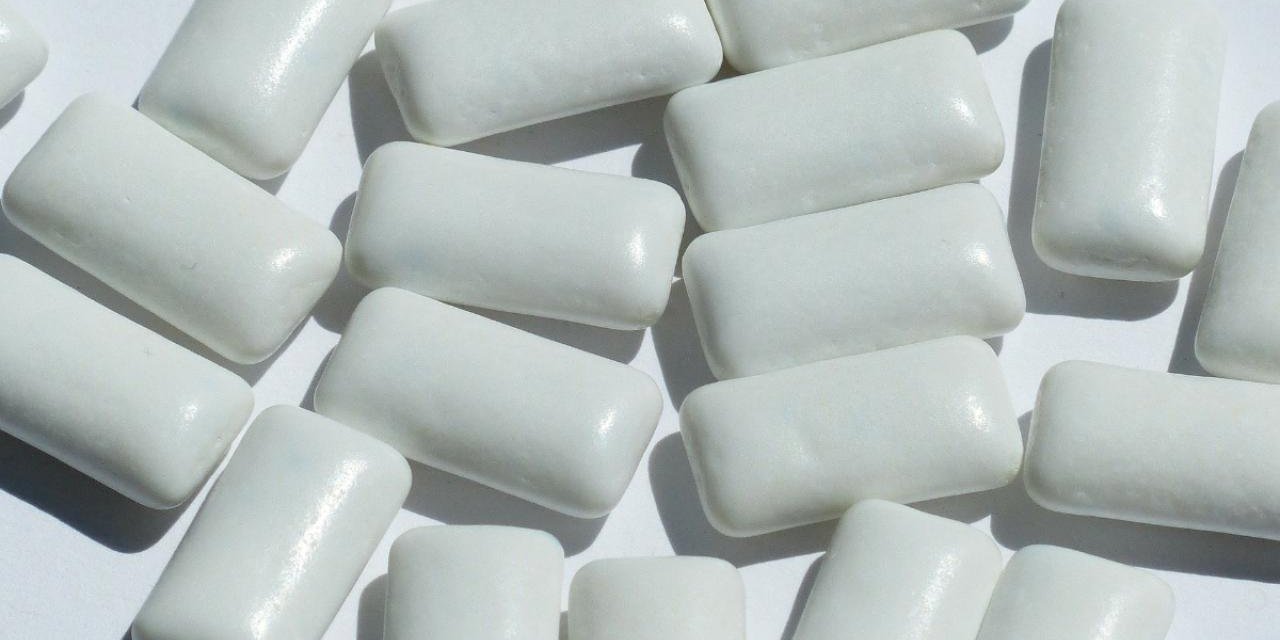 Sakız ile 250 bin mikroplastik çiğniyor olabilirsiniz