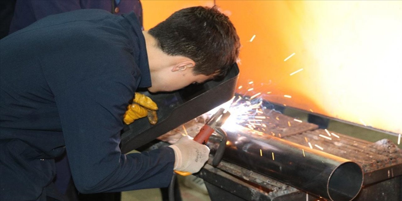 Meslek liselerinden Türkiye ekonomisine 9 ayda 1,4 milyar liralık katkı