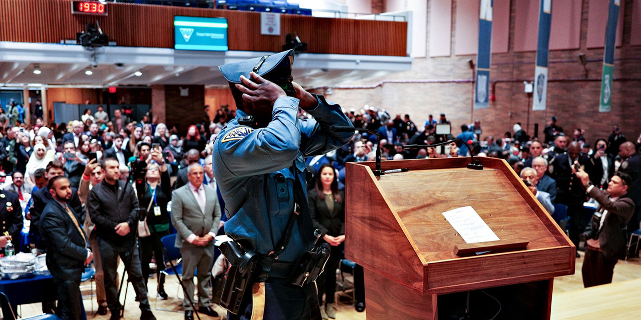 New York'taki Müslüman polislerden iftar