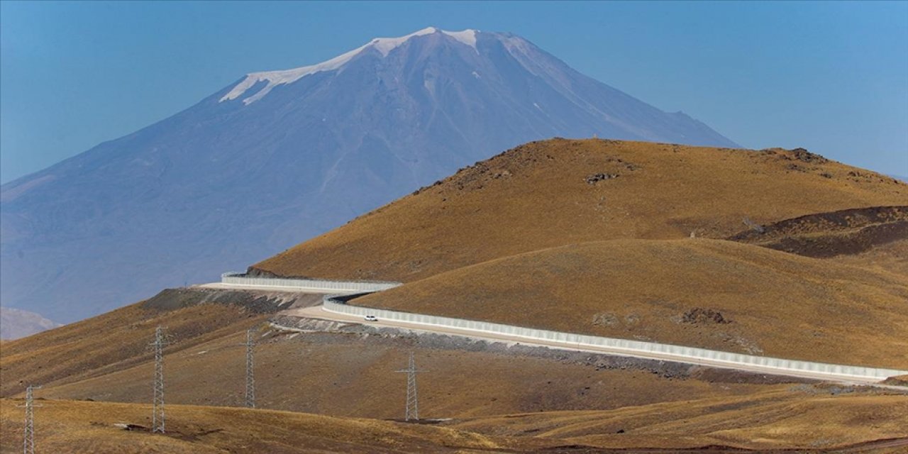 Van-İran sınırında inşa edilen güvenlik duvarının 64 kilometresi tamamlandı