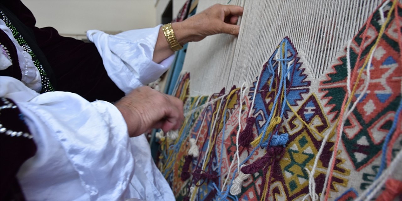 Hakkari kiliminin her motifi ayrı bir anlam taşıyor