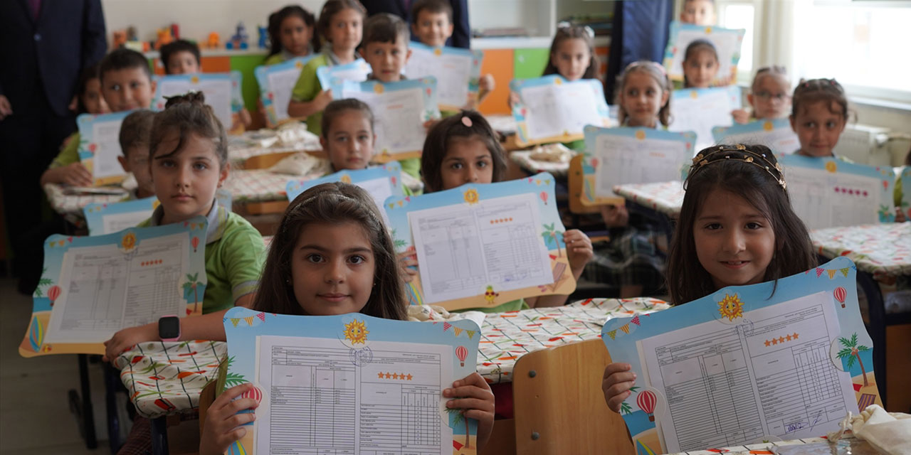 İlkokullarda karne dönemi kapanıyor, gelişim raporu geliyor