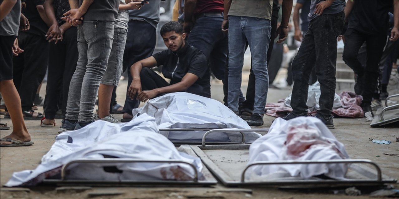 Soykırımcı israil, Gazze'deki Rantisi Çocuk Hastanesini vurdu