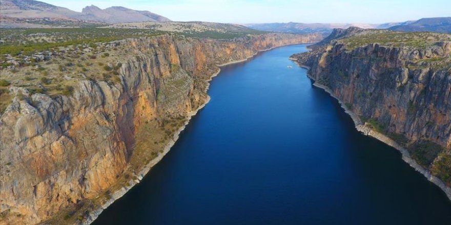 Turistlerin Takoran Vadisi'ne ilgisi tur teknelerinin sayısını artırdı