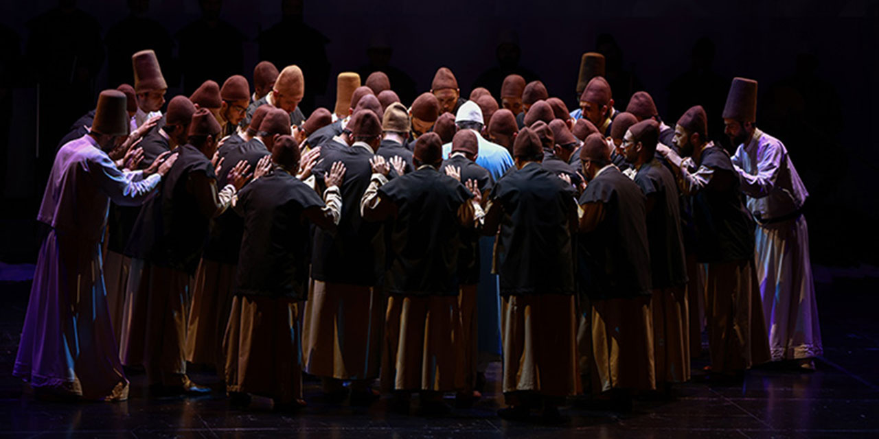 350 yıllık tekke kültürü Devran-ı Şerif AKM'de seyirciyle buluştu