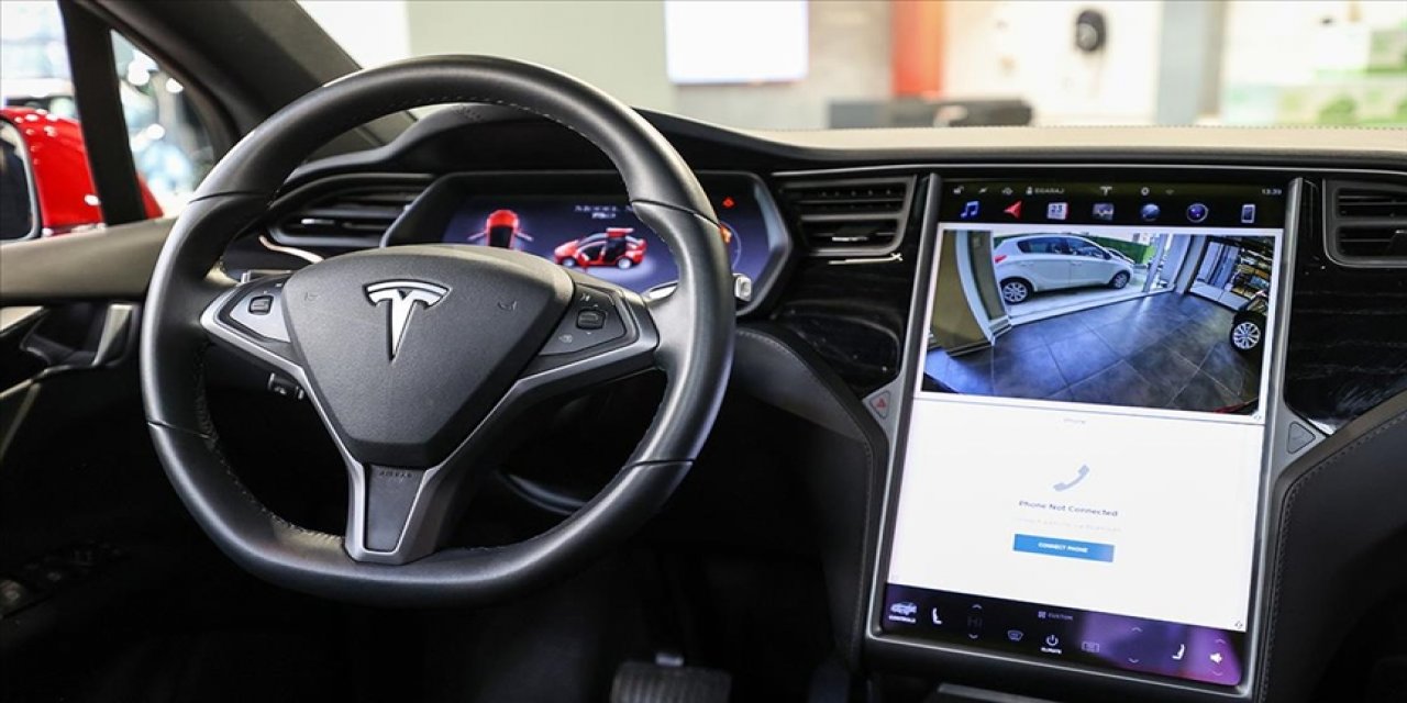 Tesla, 'kendi kendine sürüş' nedeniyle soruşturma altında