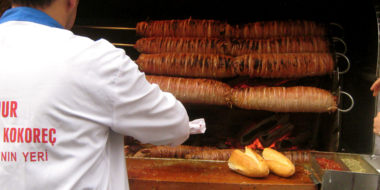 Kokoreç helaldir ama içinde bunlar varsa yenmez!