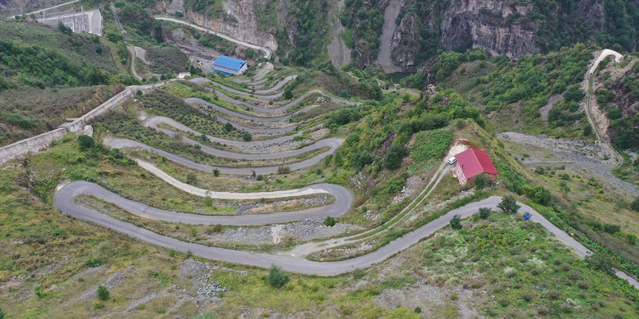 Ordu'nun 21 virajlı yolu görüntüsüyle tedirgin ediyor