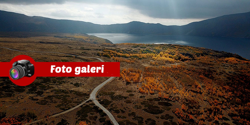 Nemrut Krater Gölü'nde sonbahar güzelliği