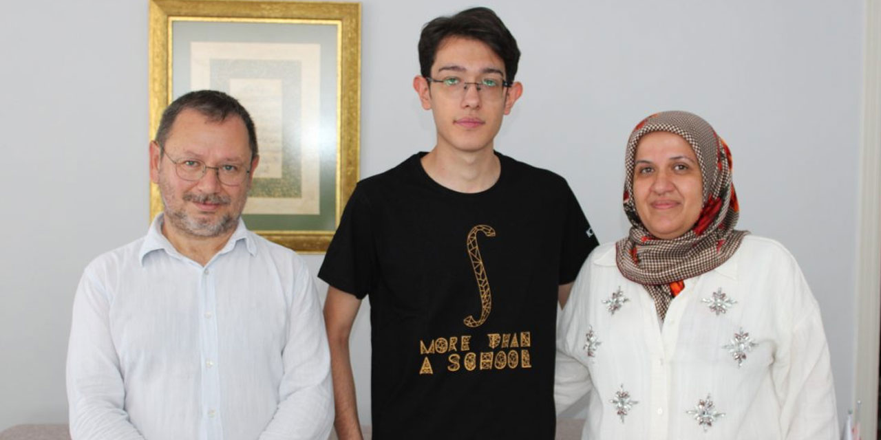 Depremzede Arda, YKS Türkiye birincisi oldu: Annesi, bir gün bile 'ders çalış' demedi