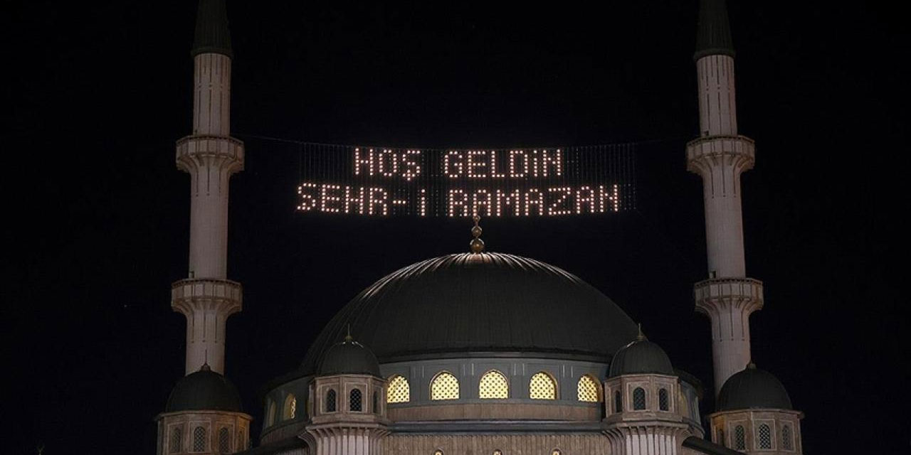 Diyanet, bu yıl ramazan temasını 'Ramazan, Cami ve Hayat' olarak belirledi