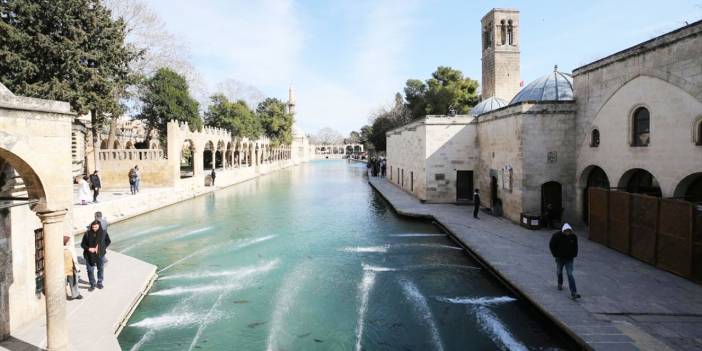 Peygamberler şehri Şanlıurfa'da kutsal mekanlar ramazana hazır