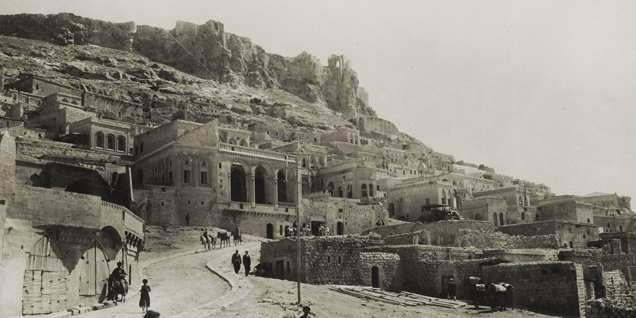 Molla Said, Mardin, Abdülhamid ve Şeyh Eyyüb-i Ensarî'nin hanesi