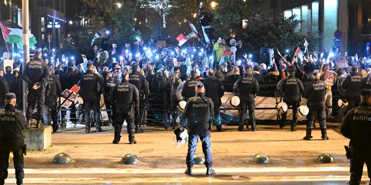 AB Liderler Zirvesi'nde Katil İsrail, Filistin'e özgürlük gösterisi