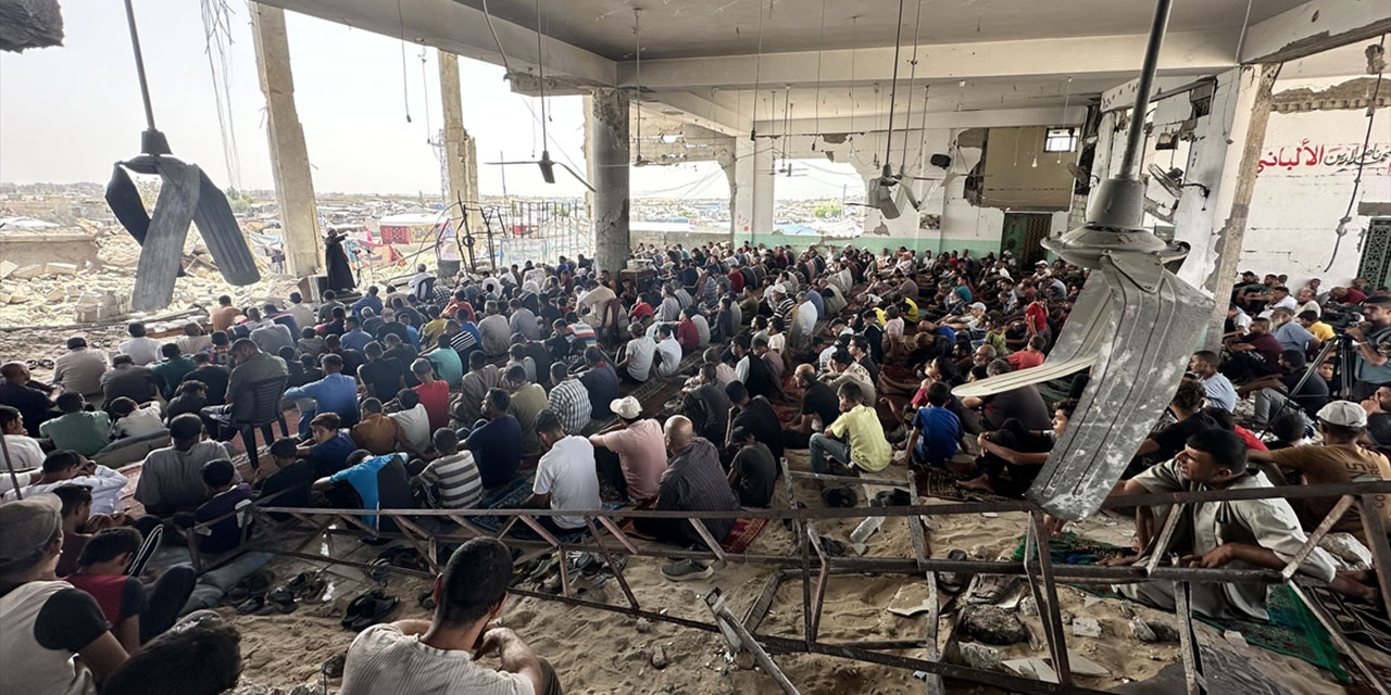 Gazzelilerin cuma namazını kılacakları sağlam bir camileri bile kalmadı