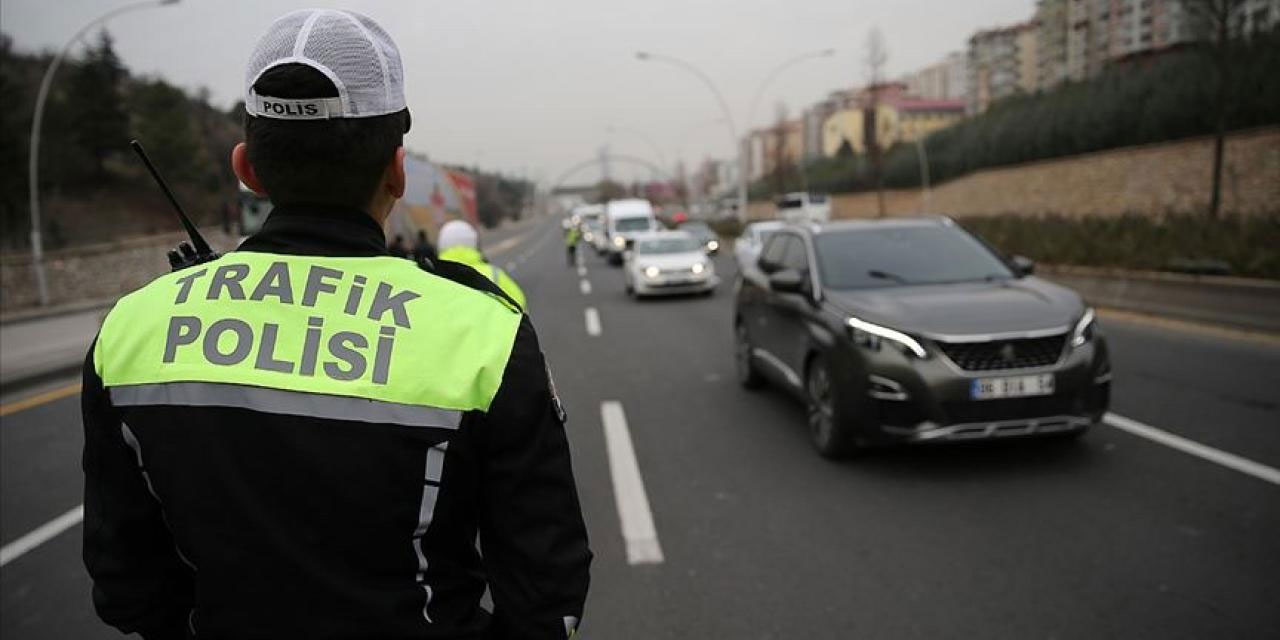Arabası olanlar dikkat: Bagajda bu malzemeler yoksa ceza var
