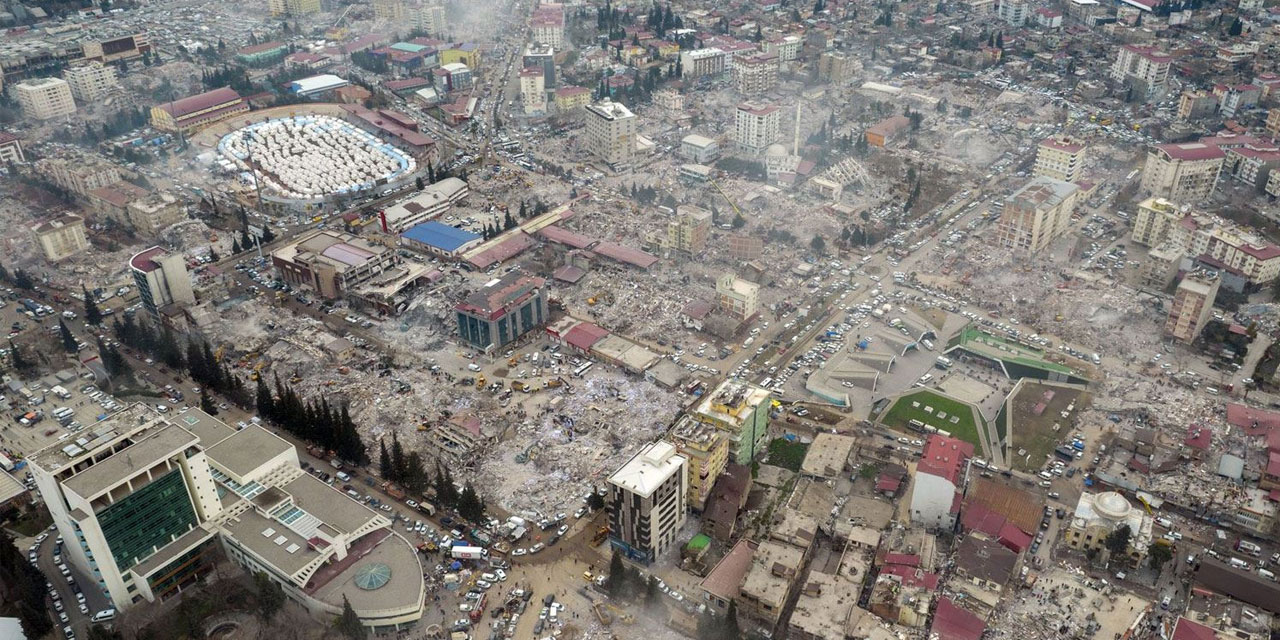 Depremzedelere Kur'an-ı Kerim, çocuklara dini kitaplar gönderildi
