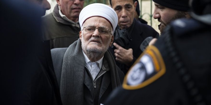 İşgalci İsrail polisi Mescid-i Aksa Hatibi Şeyh İkrime Sabri’nin evine baskın yaptı