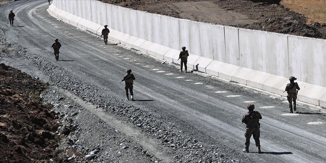 Van-İran sınırında düzensiz göçe karşı güvenlik önlemleri üst seviyede