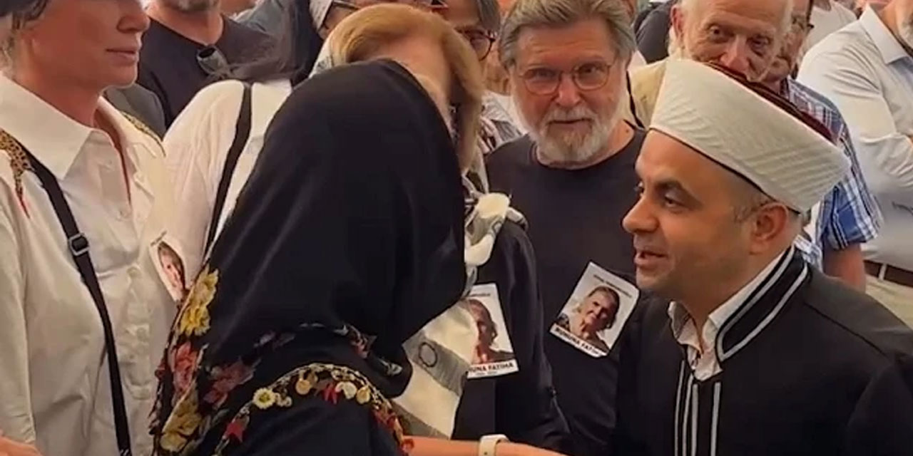 İmam, kadın ve erkeklerin aynı safta namaza durmasına karşı çıktı, sosyete karıştı