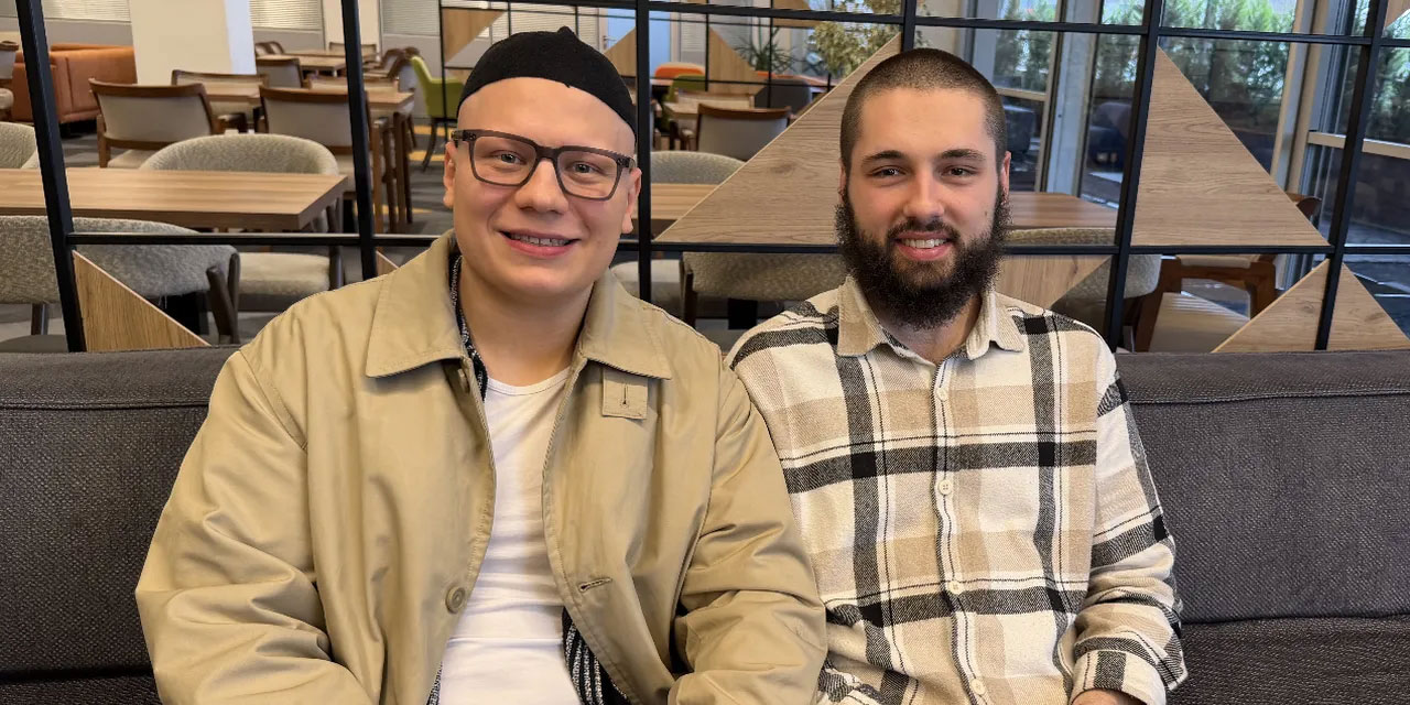 Almanya'da iki genç müslüman oldu: Kelime-i şehadeti internetten öğrendim