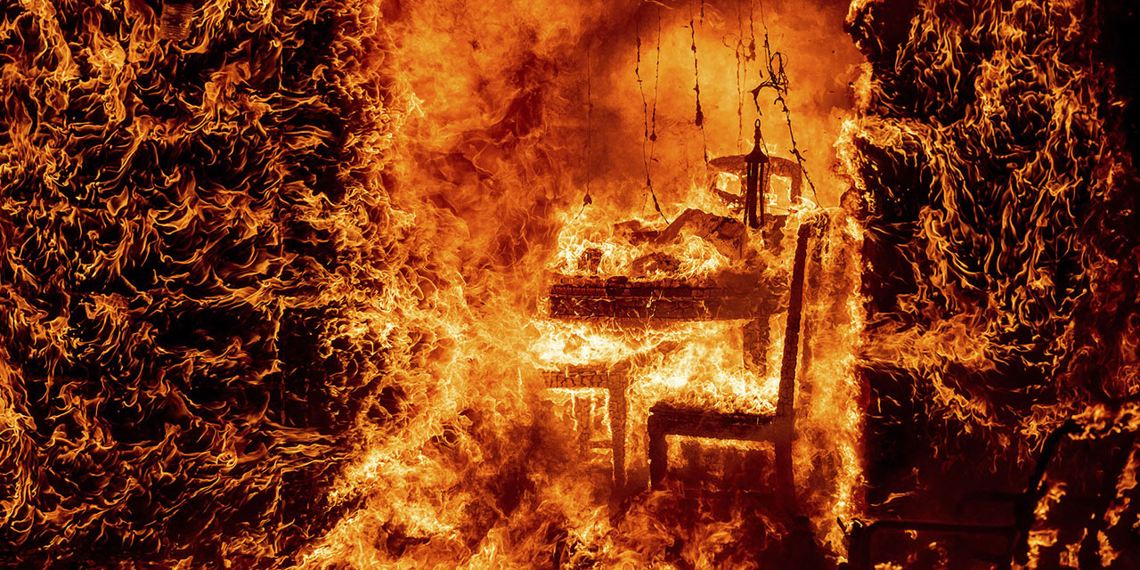 Cumhuriyet 99 yaşında yangın yayılarak devam ediyor!