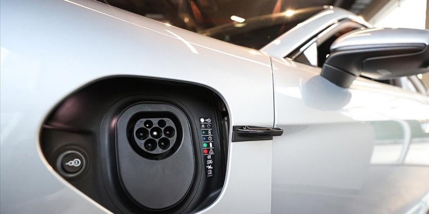 Türkiye'de her iki elektrikli araca bir şarj istasyonu düşüyor
