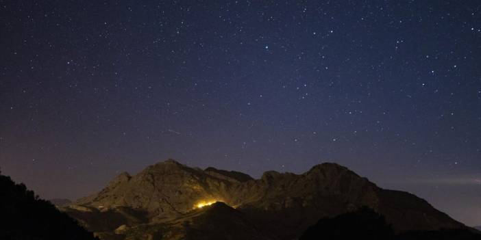 Düzgün Baba Dağı'nda yıldızlı gece tefekkürü