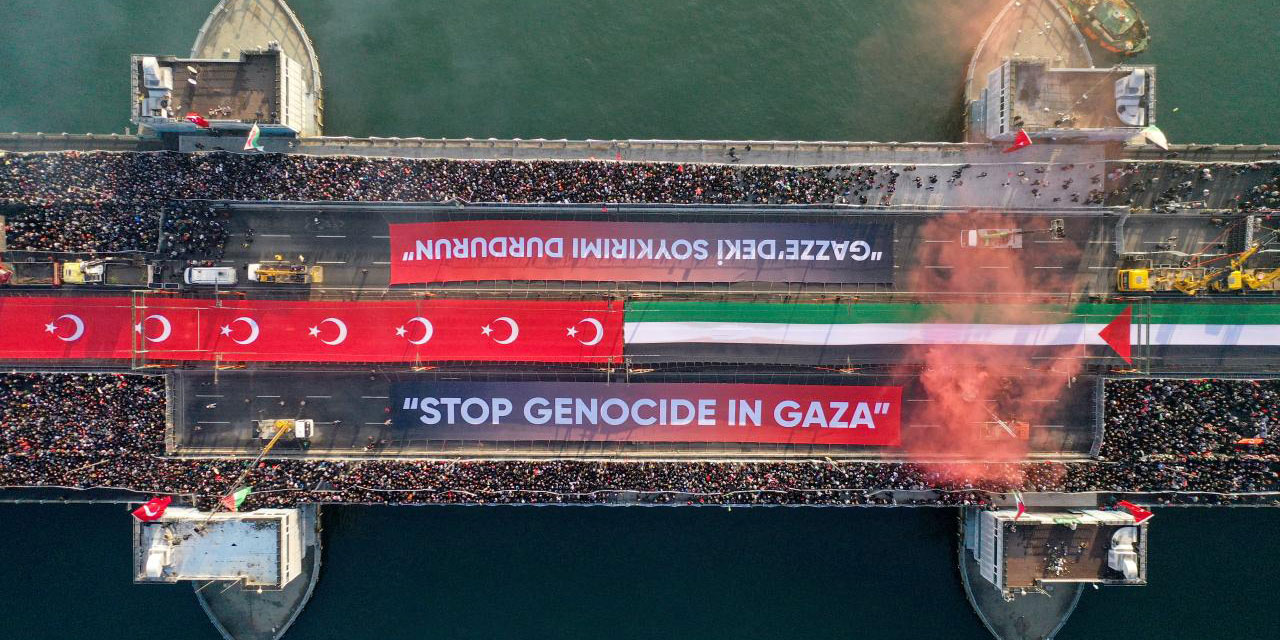 Filistin'e destek için yüz binler Galata Köprüsü'nde buluştu