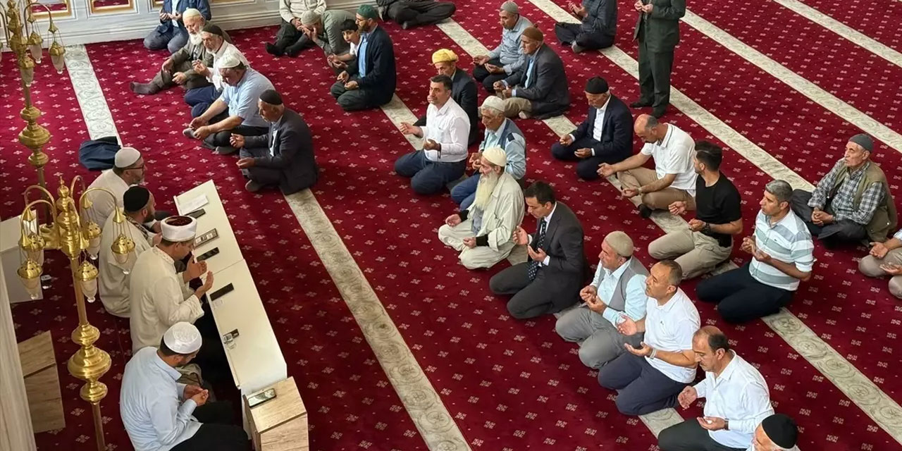 15 Temmuz şehitleri için Bediüzzaman Merkez Ulu Cami'de mevlit okutuldu