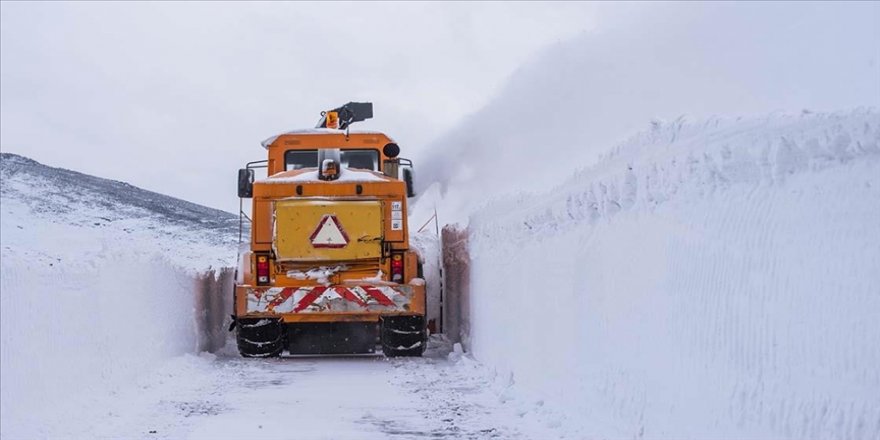 Elazığ, Bingöl ve Şırnak'ta 830 yerleşim yerine ulaşım sağlanamıyor