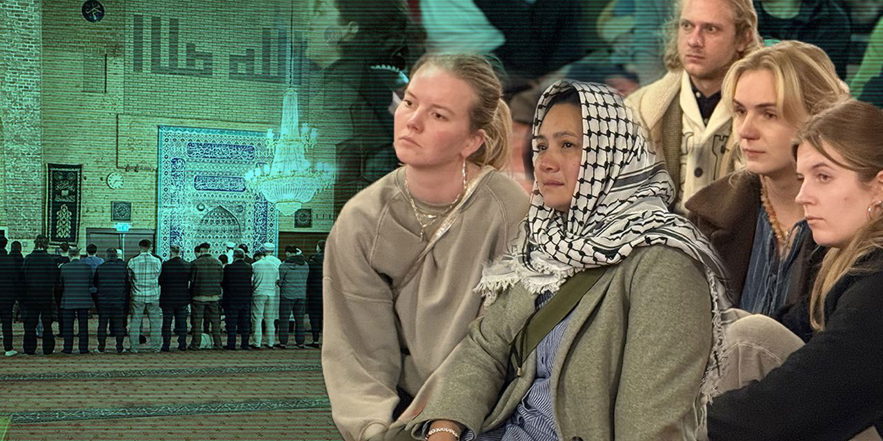 Binlerce gayrımüslim camide cemaatin namaz kılışını seyretti