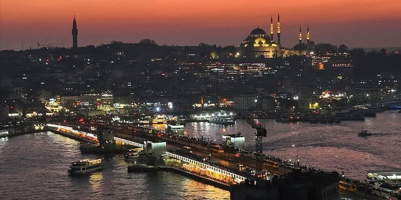 İstanbul'da kamuya açık alanlarda alkol tüketimi yasağı