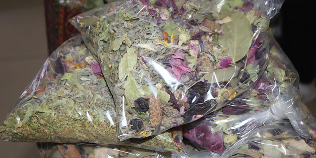 Şifayı kainat eczanesinde arayanların sayısı artıyor: Aktarlara yoğun ilgi