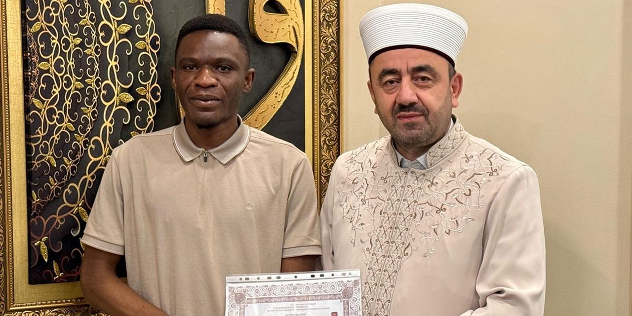 'İslam barış, merhamet ve kardeşlik dini' diyen Zambiyalı Dominic, Kayseri'de Müslüman oldu
